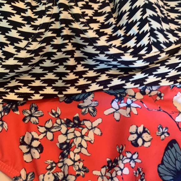 Note: 2 pieces!!!Never worn bikini set. The navy top sold! - Picture 4 of 5